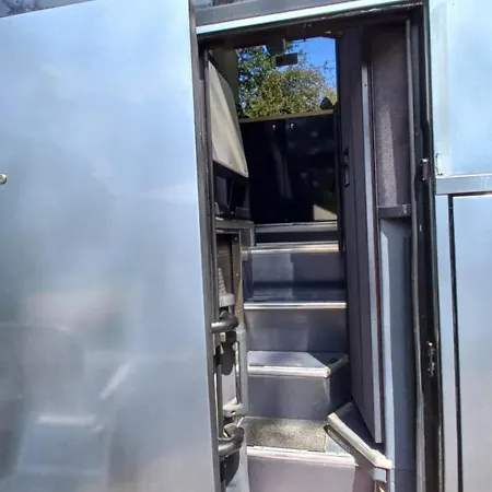 Κάμπινγκ Unique Et Insolite Bus Iliade *