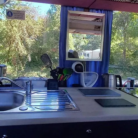 Κάμπινγκ Unique Et Insolite Bus Iliade *