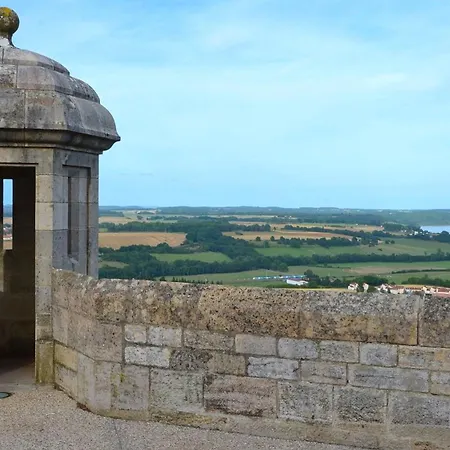 Κάμπινγκ Unique Et Insolite Bus Iliade Bourg (Haute-Marne)